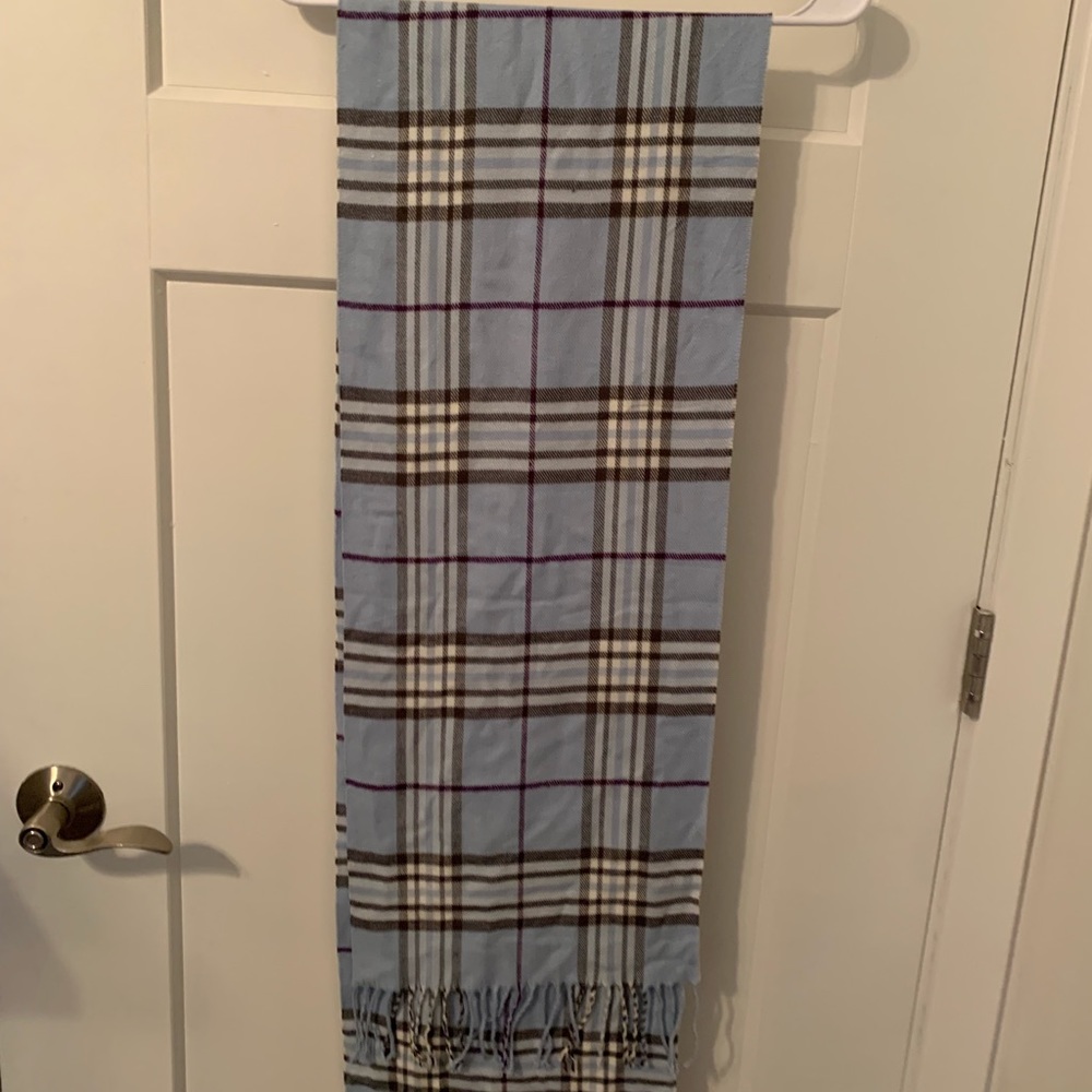 Brand new scarf
